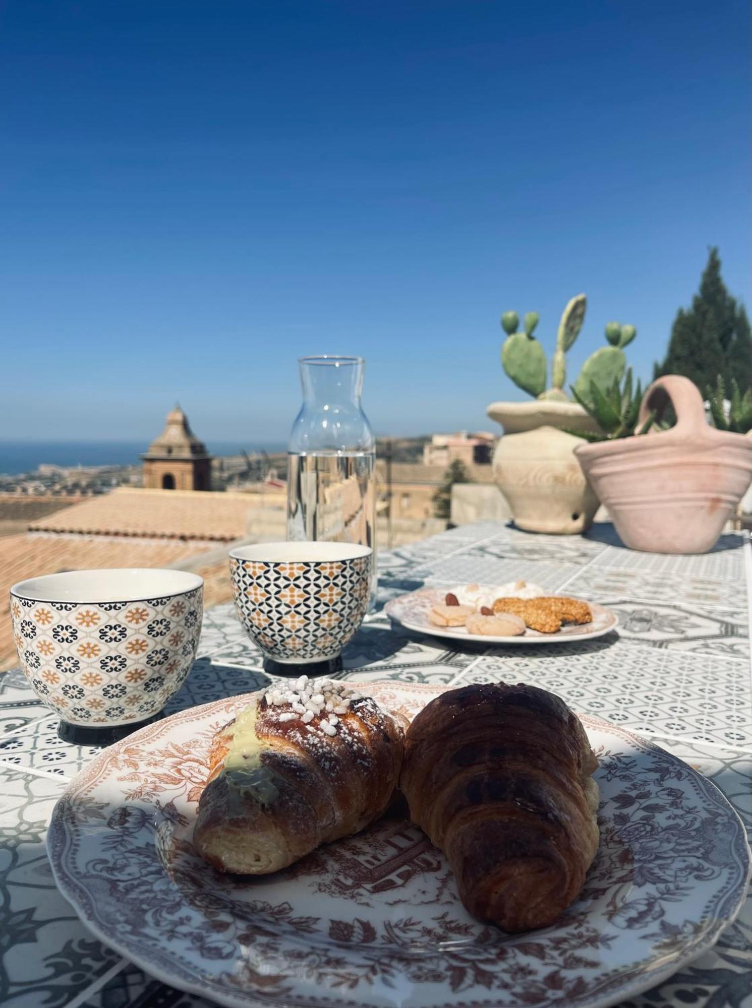 מלון אגריג'נטו La Mennulara La Terrazza Del Centro Storico מראה חיצוני תמונה